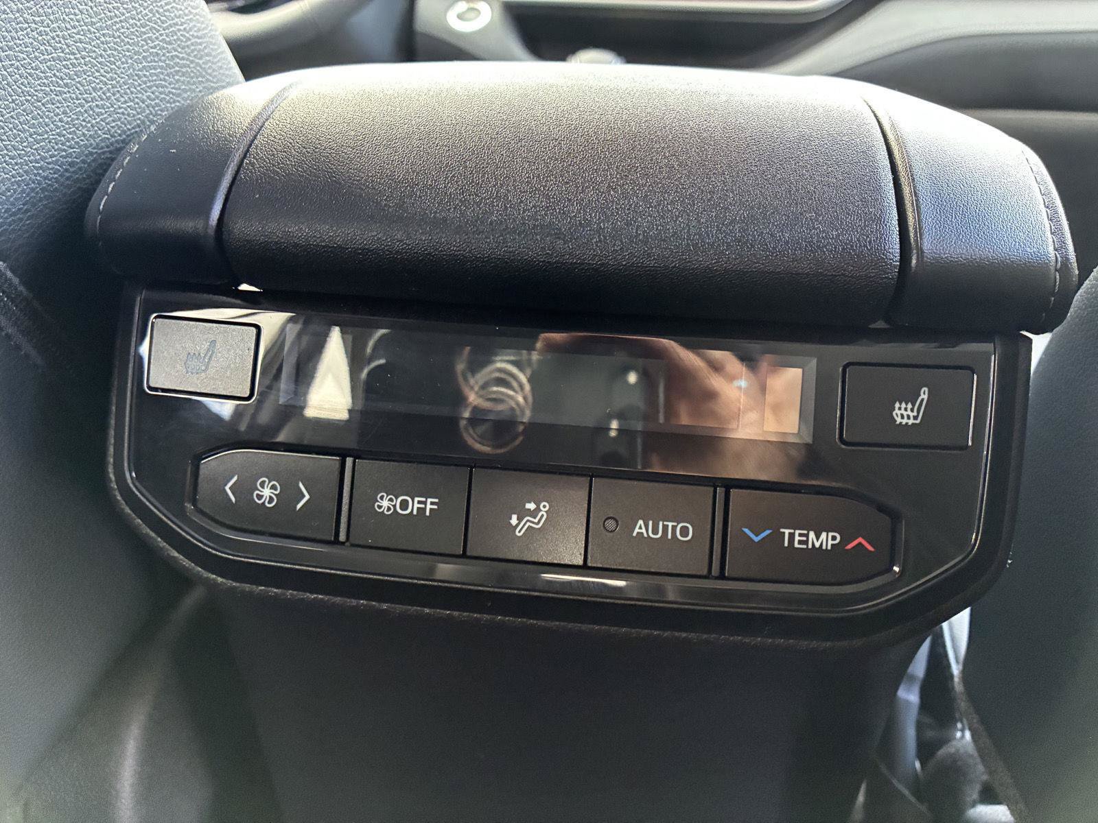 Used 2026 Toyota Highlander Limited AWD/4WD image 18