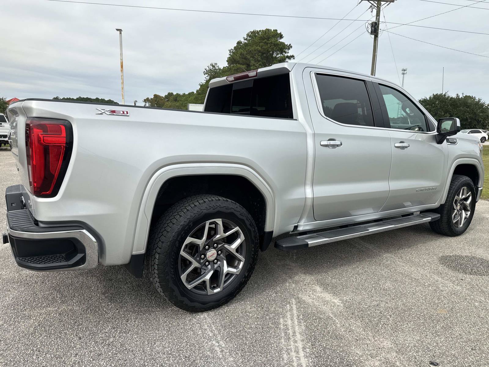 Used 2019 GMC Sierra 1500 SLT w/ SLT Premium Plus Package AWD/4WD image 4