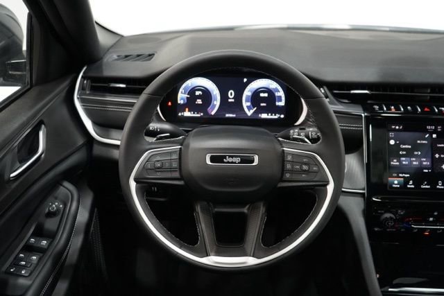 Used 2023 Jeep Grand Cherokee L Altitude image 14