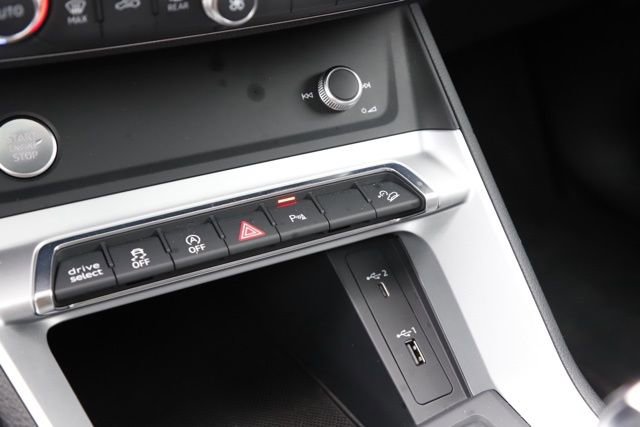 Used 2020 Audi Q3 2.0T Premium w/ Convenience Package image 27