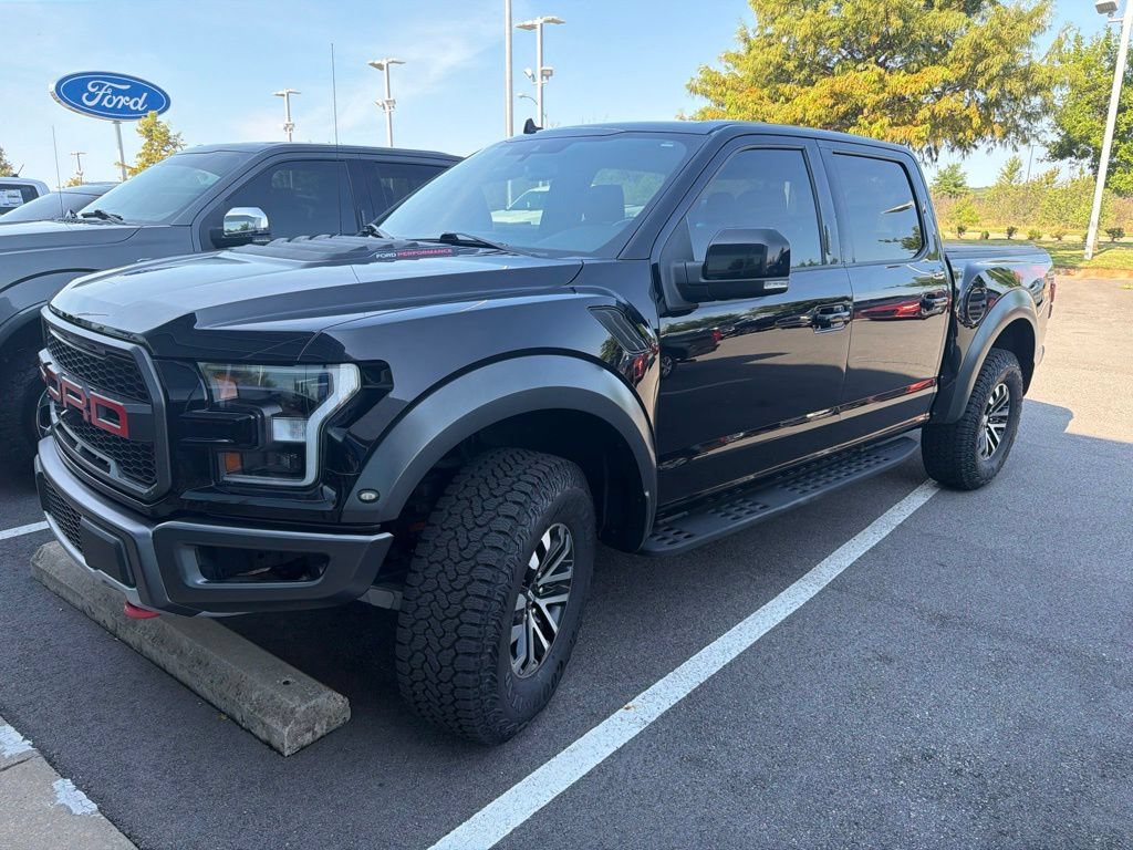 Used 2019 Ford F150 Raptor w/ Equipment Group 802A Luxury AWD/4WD image 3