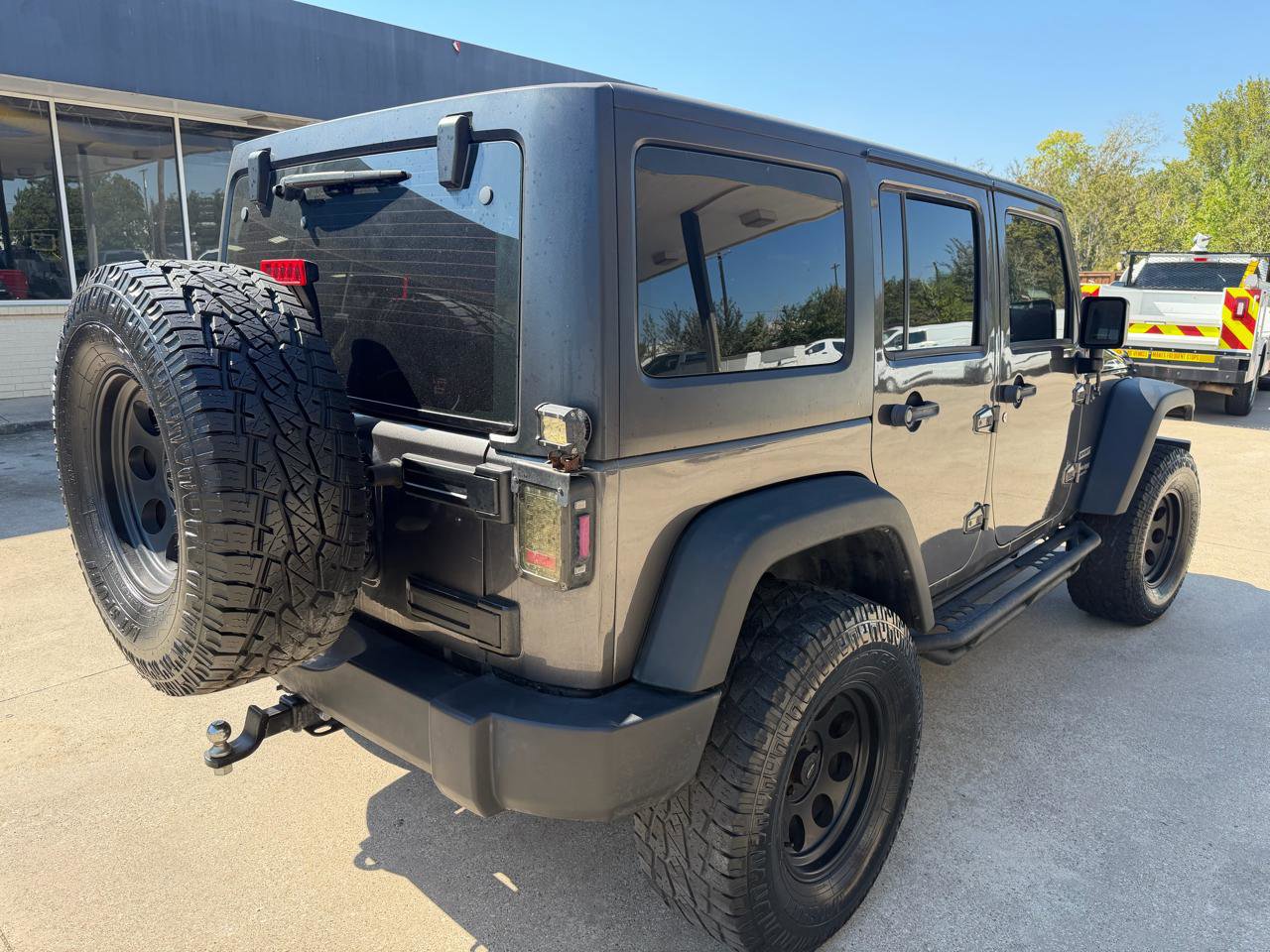Used 2018 Jeep Wrangler Unlimited Sport w/ Connectivity Group image 5
