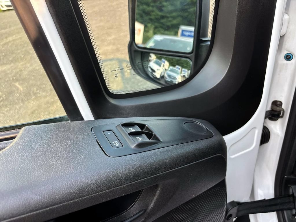 Used 2025 RAM ProMaster 2500 w/ U-Haul Equipment Group FWD image 11