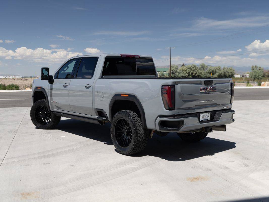 Used 2024 GMC Sierra 2500 AT4 w/ AT4 Premium Plus Package AWD/4WD image 8