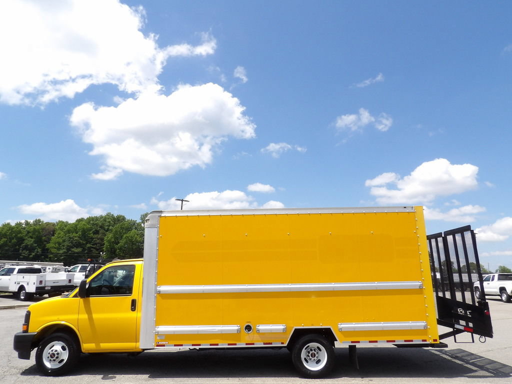 Used 2017 GMC Savana 3500 Extended RWD image 50