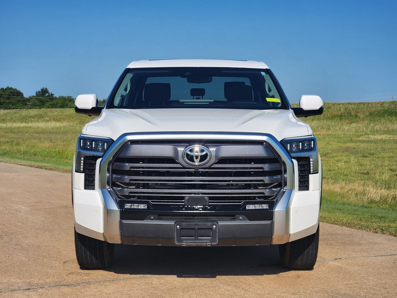 Used 2023 Toyota Tundra Limited AWD/4WD image 6