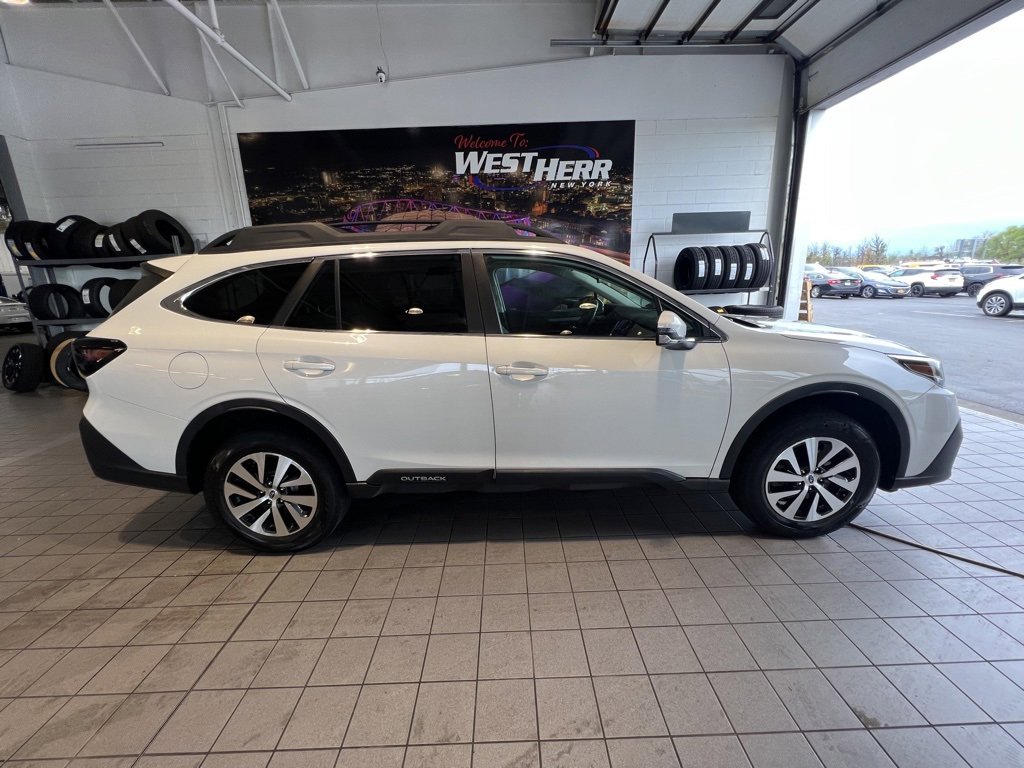 Used 2020 Subaru Outback Premium image 15
