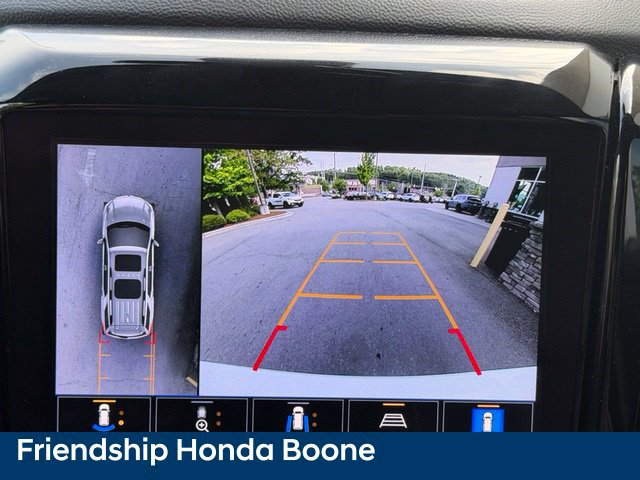 Used 2023 Chevrolet Traverse Premier FWD image 26