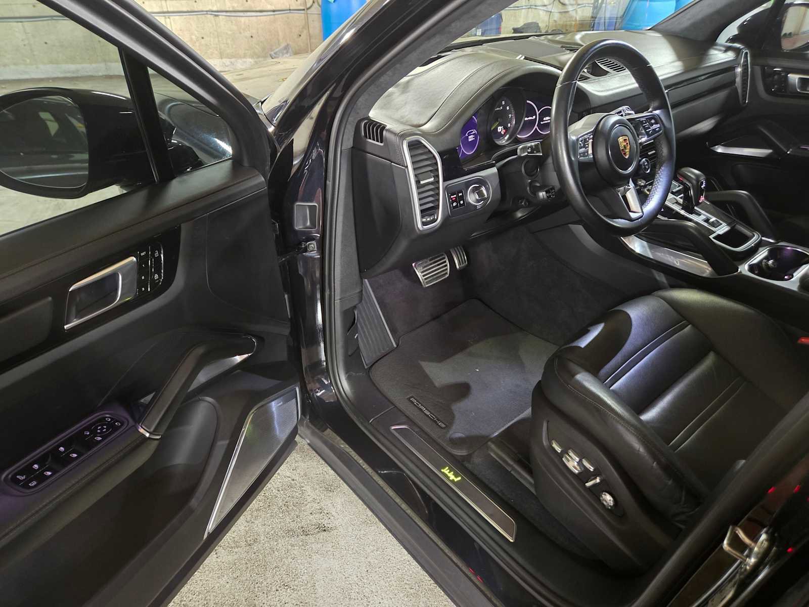 Used 2021 Porsche Cayenne Turbo S AWD/4WD image 19