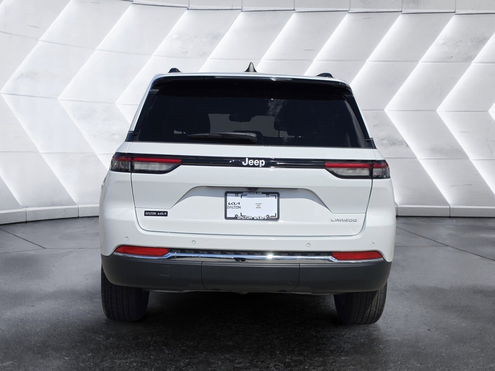 Used 2025 Jeep Grand Cherokee Laredo X w/ Luxury Tech Group I image 4