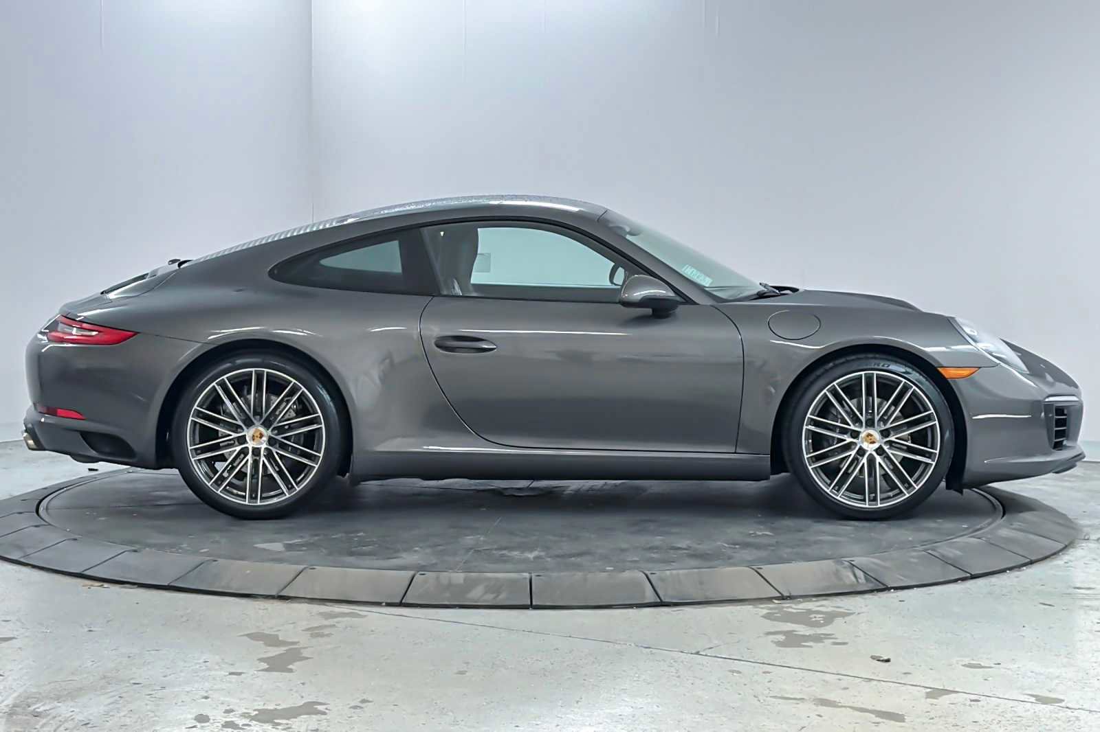 Used 2018 Porsche 911 Carrera image 8