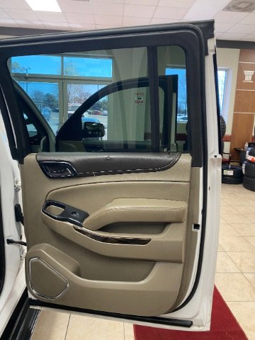 Used 2020 GMC Yukon XL SLT w/ Open Road Package AWD/4WD image 13