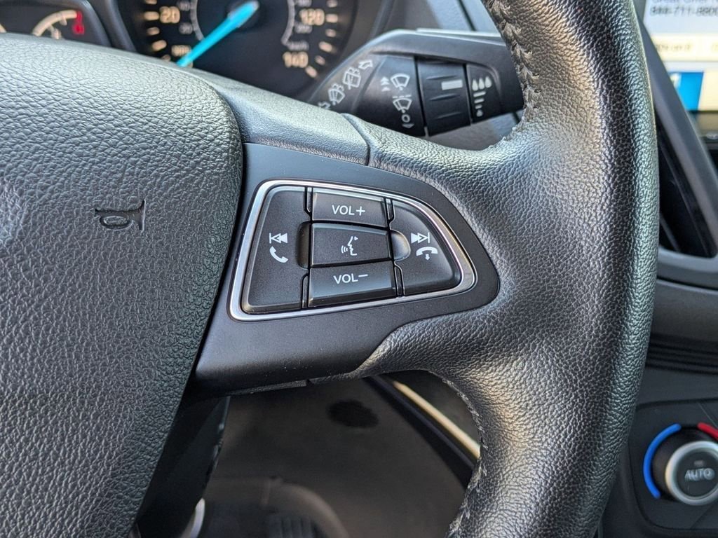 Used 2019 Ford Escape Titanium image 10