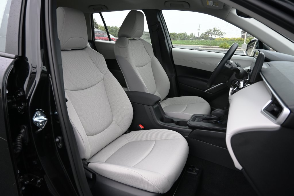 New 2026 Toyota Corolla Cross L AWD/4WD image 11