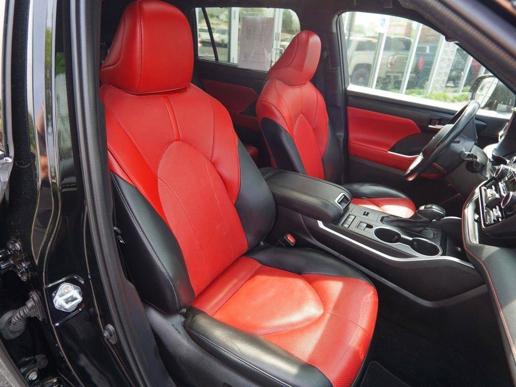 Used 2021 Toyota Highlander XSE FWD image 27