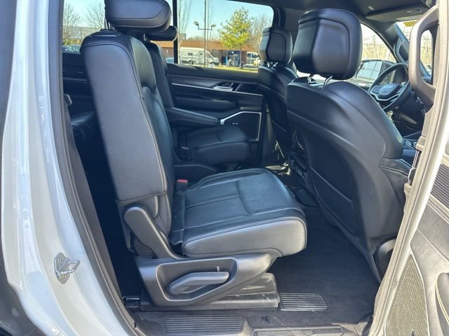 Used 2024 Jeep Wagoneer Series III image 17
