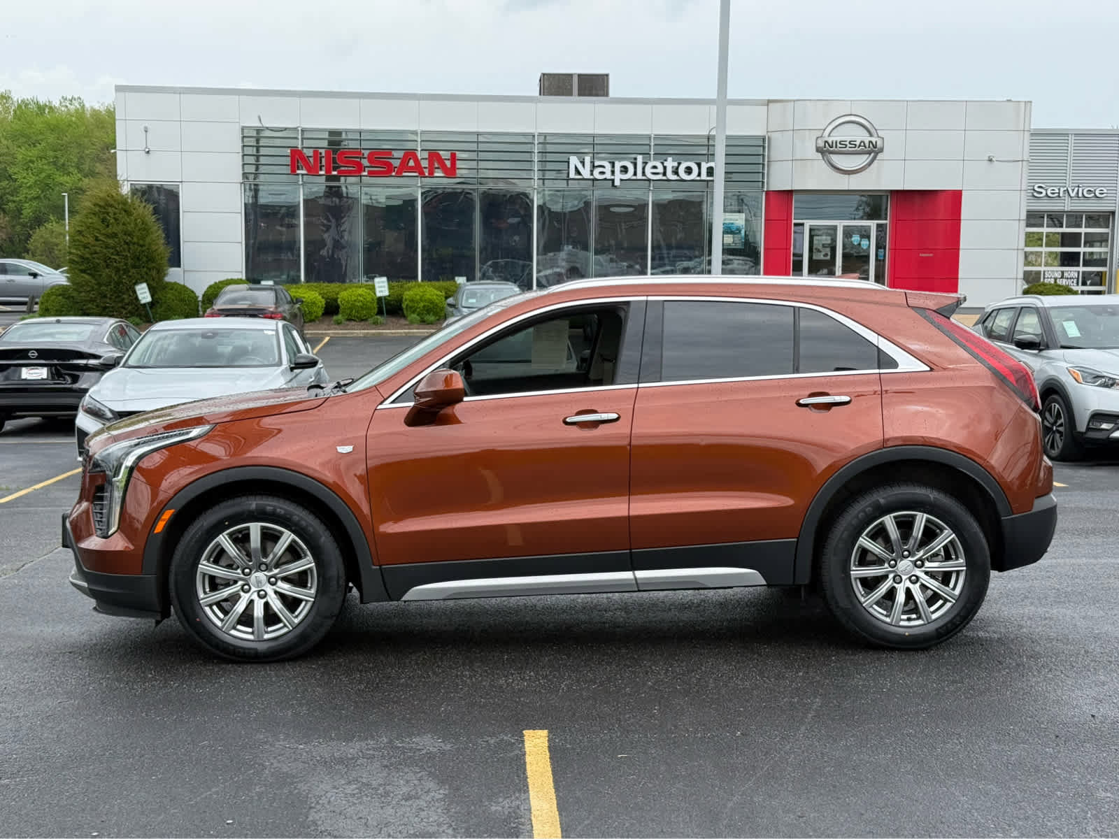 Used 2020 Cadillac XT4 Premium Luxury w/ Cold Weather Package FWD image 4
