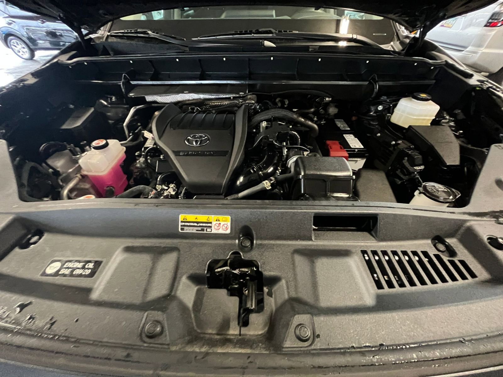 Used 2025 Toyota Highlander LE image 34