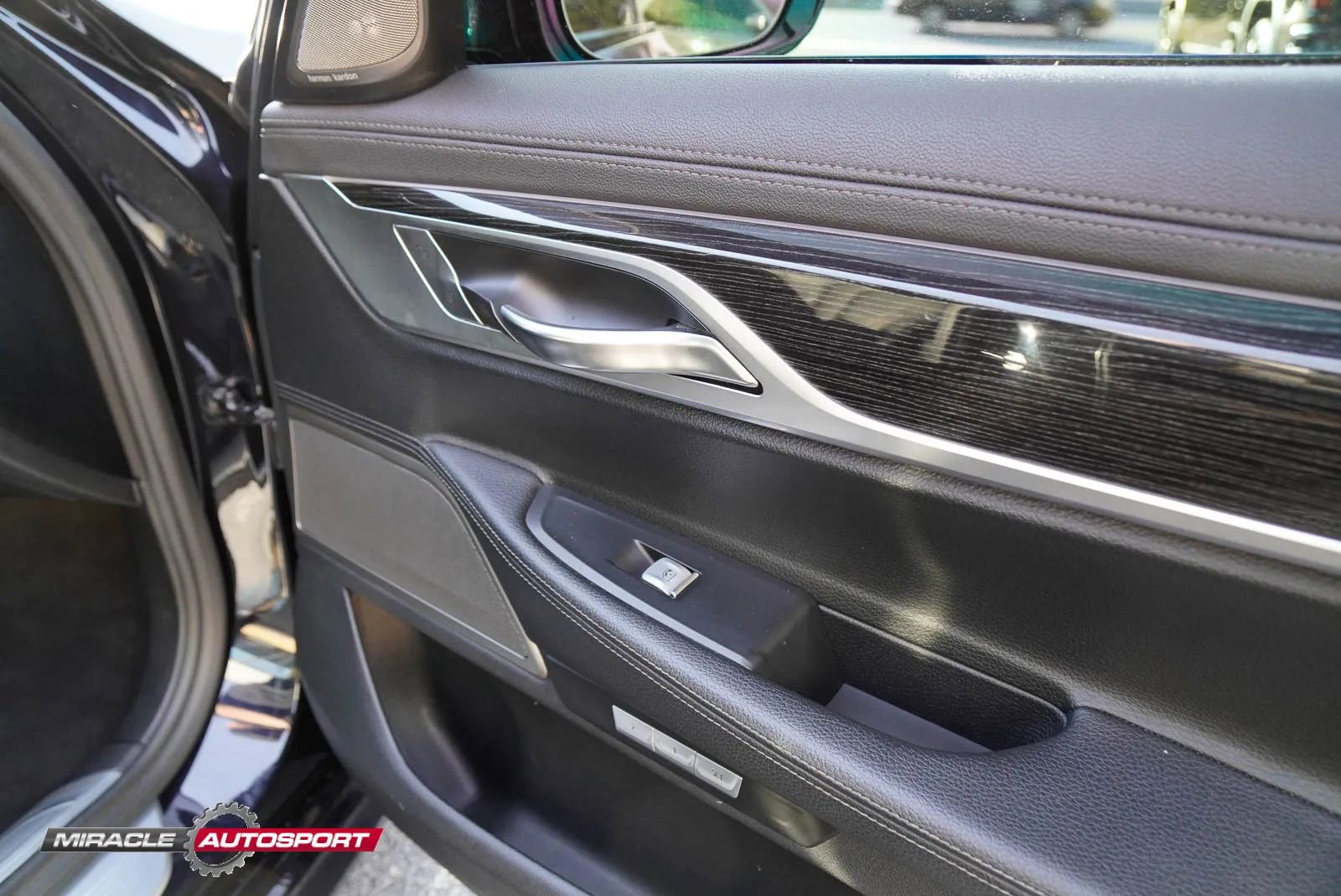 Used 2018 BMW 740i w/ M Sport Package image 26