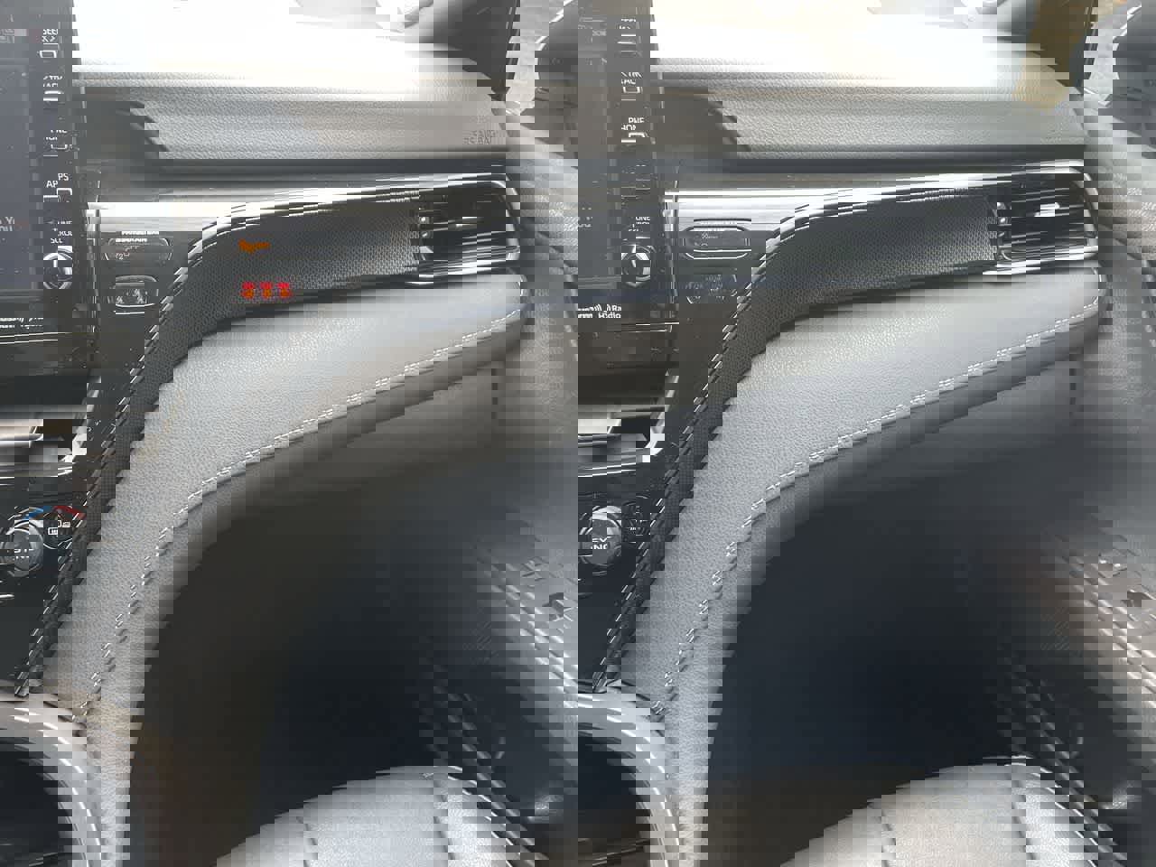 Used 2021 Toyota Camry XSE image 16