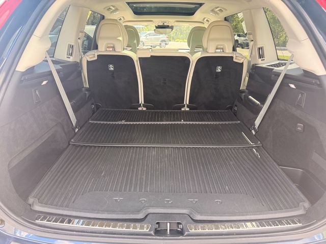 Used 2022 Volvo XC90 T5 Momentum w/ Protection Package Premier FWD image 17
