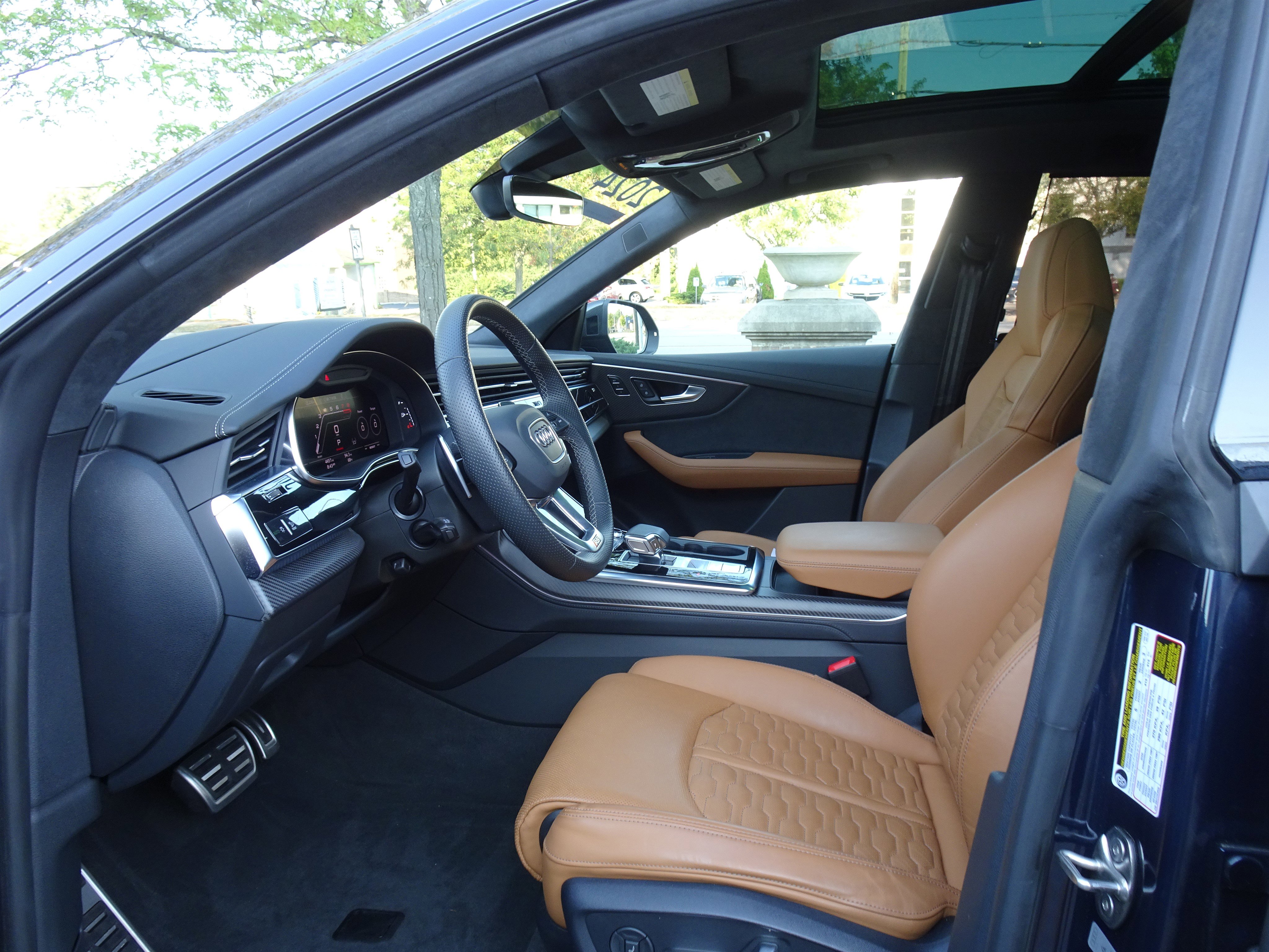 Certified 2024 Audi RS Q8 image 9