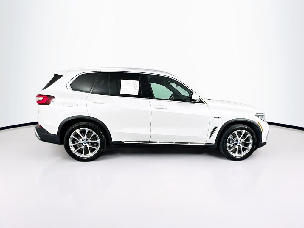 Used 2023 BMW X5 xDrive45e image 11