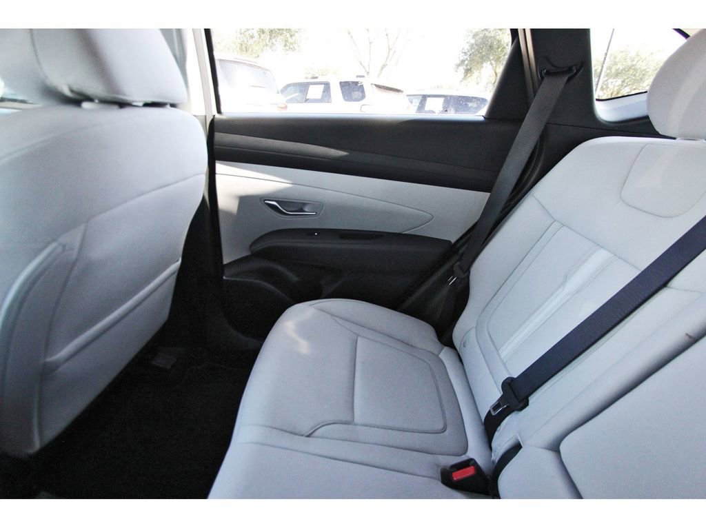 Used 2025 Hyundai Tucson SEL FWD image 12
