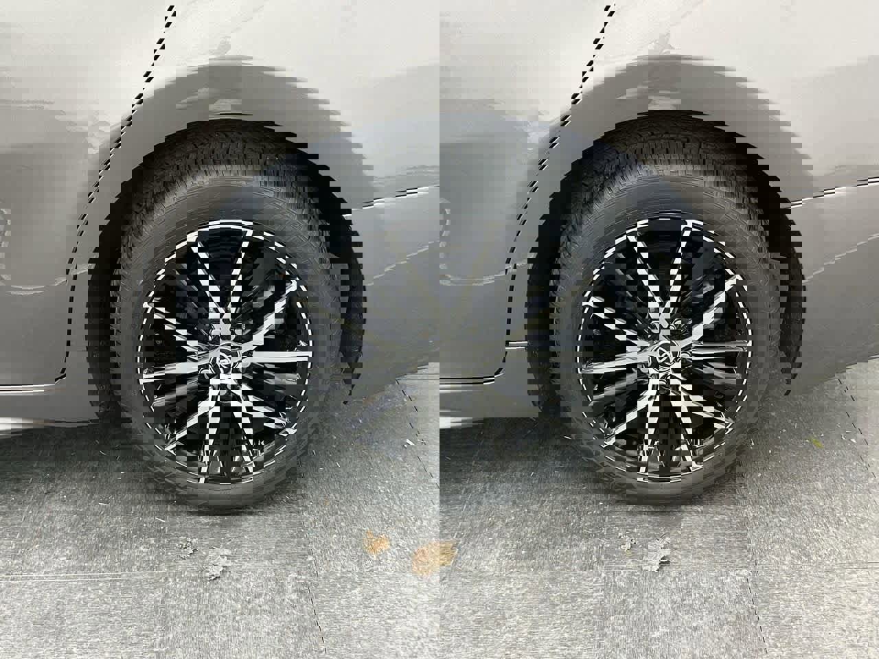 Used 2024 Toyota Camry SE image 25