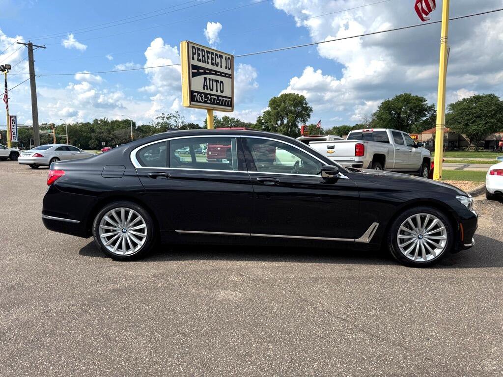 Used 2017 BMW 740i xDrive image 4