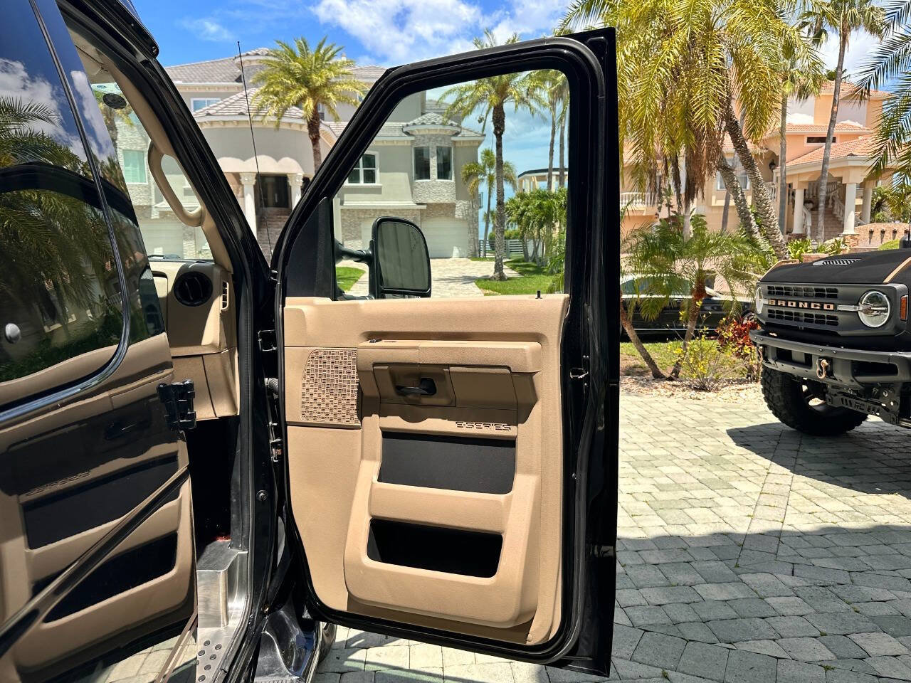 Used 2010 Ford E-350 and Econoline 350 XLT RWD image 59