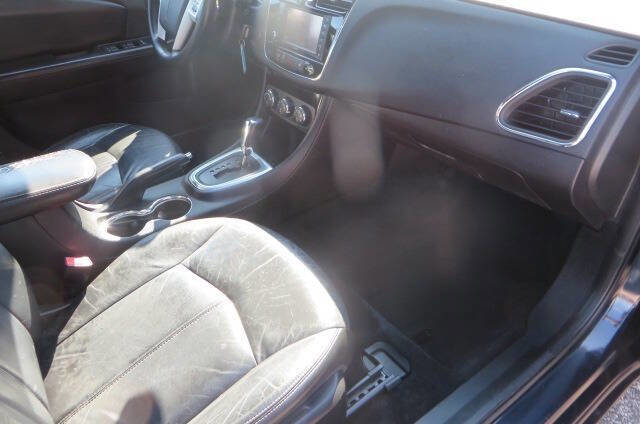 Used 2012 Chrysler 200 Limited w/ Sun/Sound Group FWD image 16