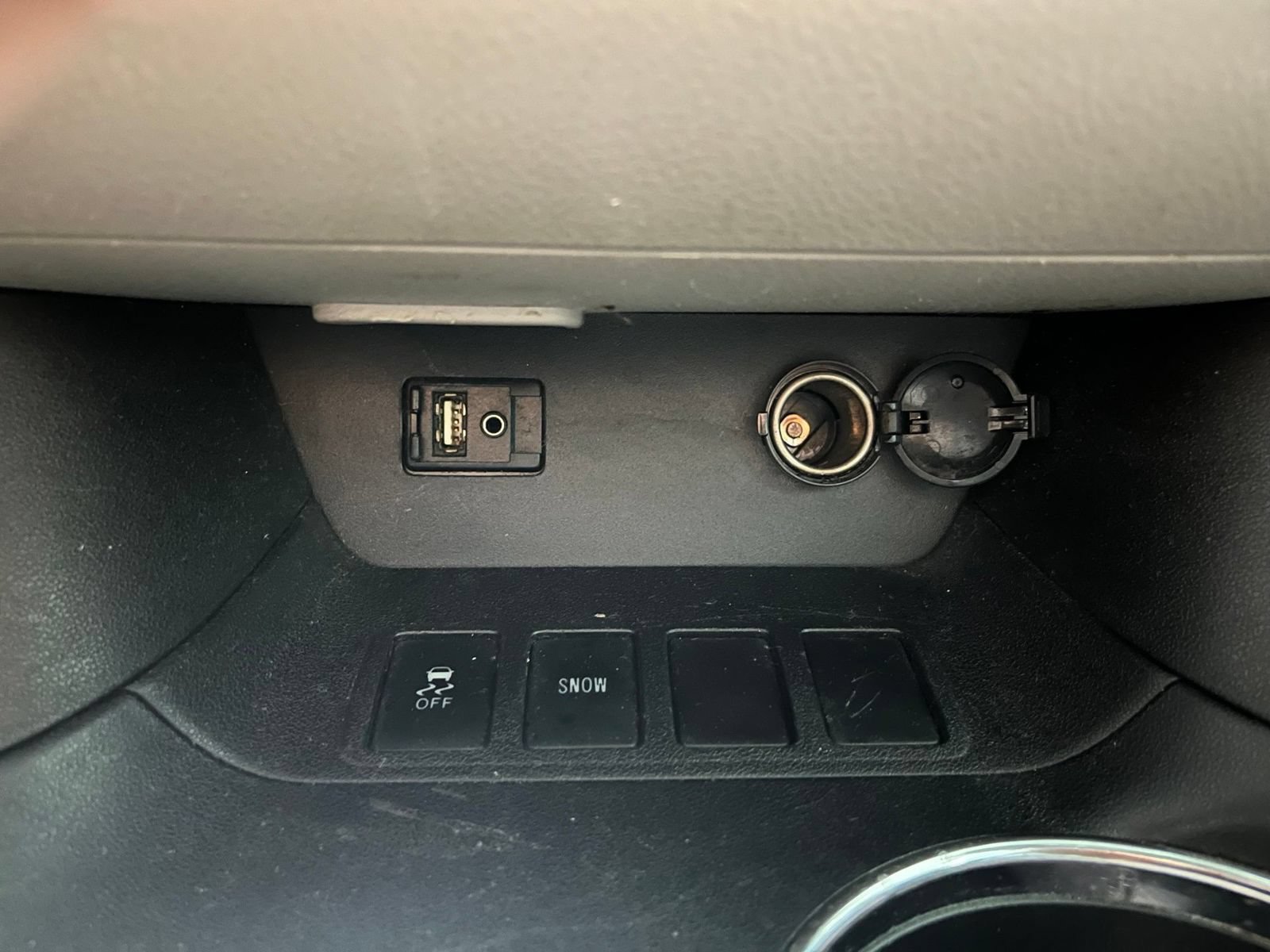 Used 2016 Toyota Highlander XLE FWD image 25