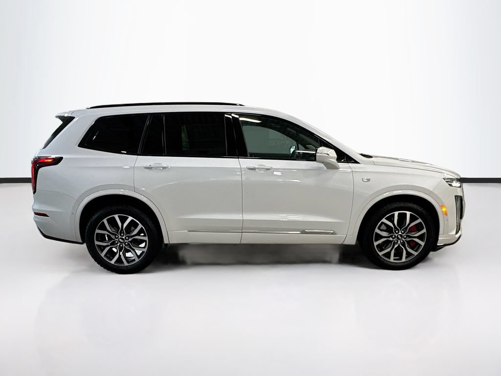 Used 2025 Cadillac XT6 Sport w/ Technology Package AWD/4WD image 4