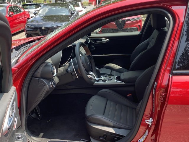 New 2025 Alfa Romeo Giulia AWD w/ Driving Assist Package image 21