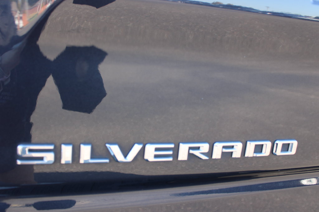 Used 2022 Chevrolet Silverado 1500 LT w/ Z71 Off-Road Package AWD/4WD image 18