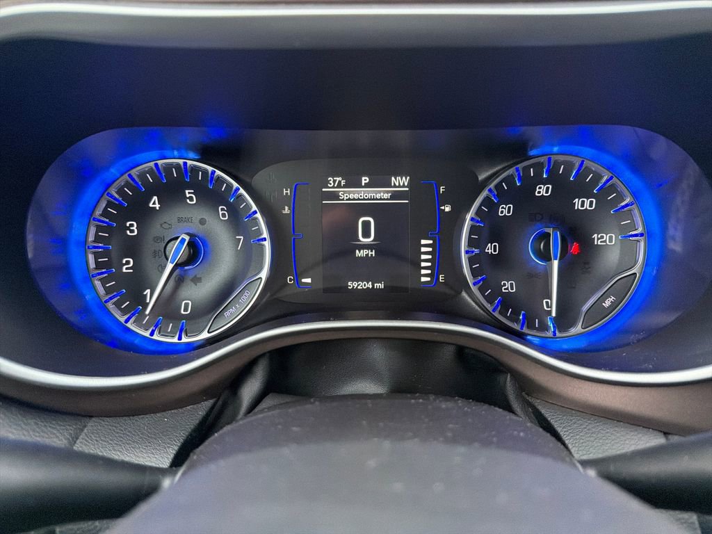 Used 2022 Chrysler Voyager LX image 15