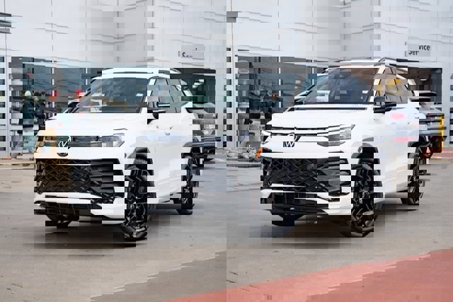 New 2026 Volkswagen Tiguan SE R-Line image 2