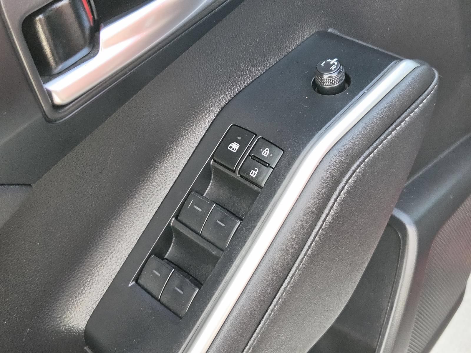 Used 2023 Toyota Highlander XSE AWD/4WD image 17