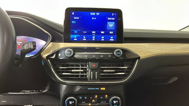 Used 2021 Ford Escape Titanium w/ Titanium Premium Package FWD image 23