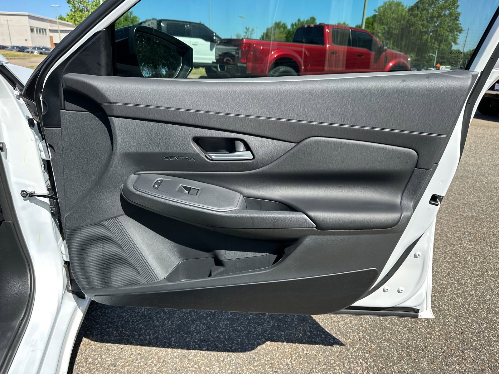 New 2026 Nissan Sentra SV w/ SV Convenience Package FWD image 10