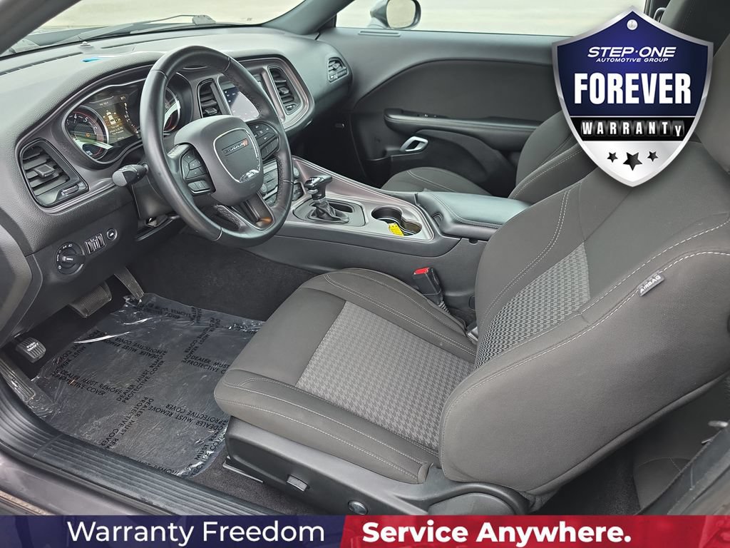 Used 2023 Dodge Challenger SXT RWD image 11