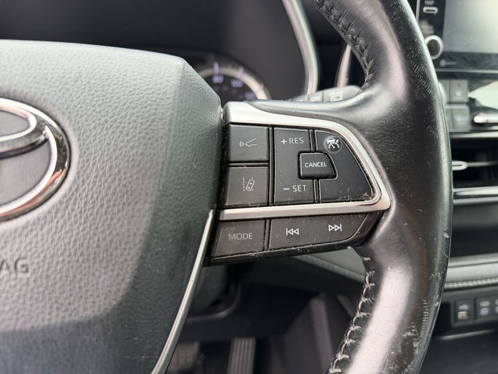 Used 2022 Toyota Highlander XSE w/ Protection Package #3 (TMS) AWD/4WD image 20