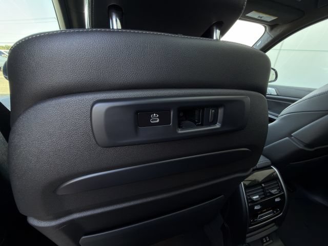 Used 2022 BMW X7 M50i AWD/4WD image 31