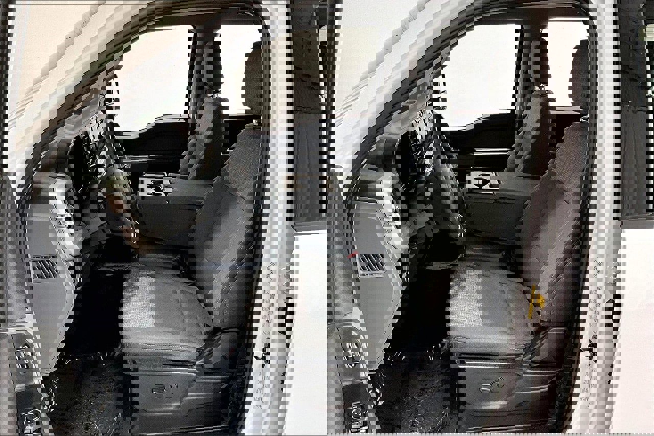 Used 2023 Ford F250 XLT w/ FX4 Off-Road Package image 18