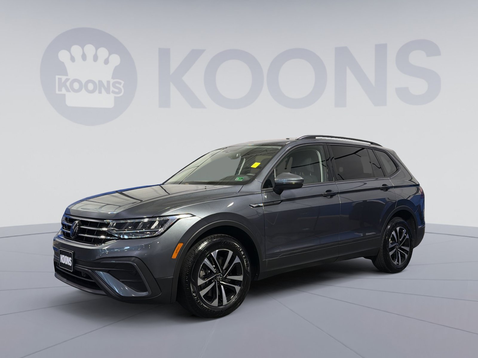 Used 2023 Volkswagen Tiguan S FWD image 1