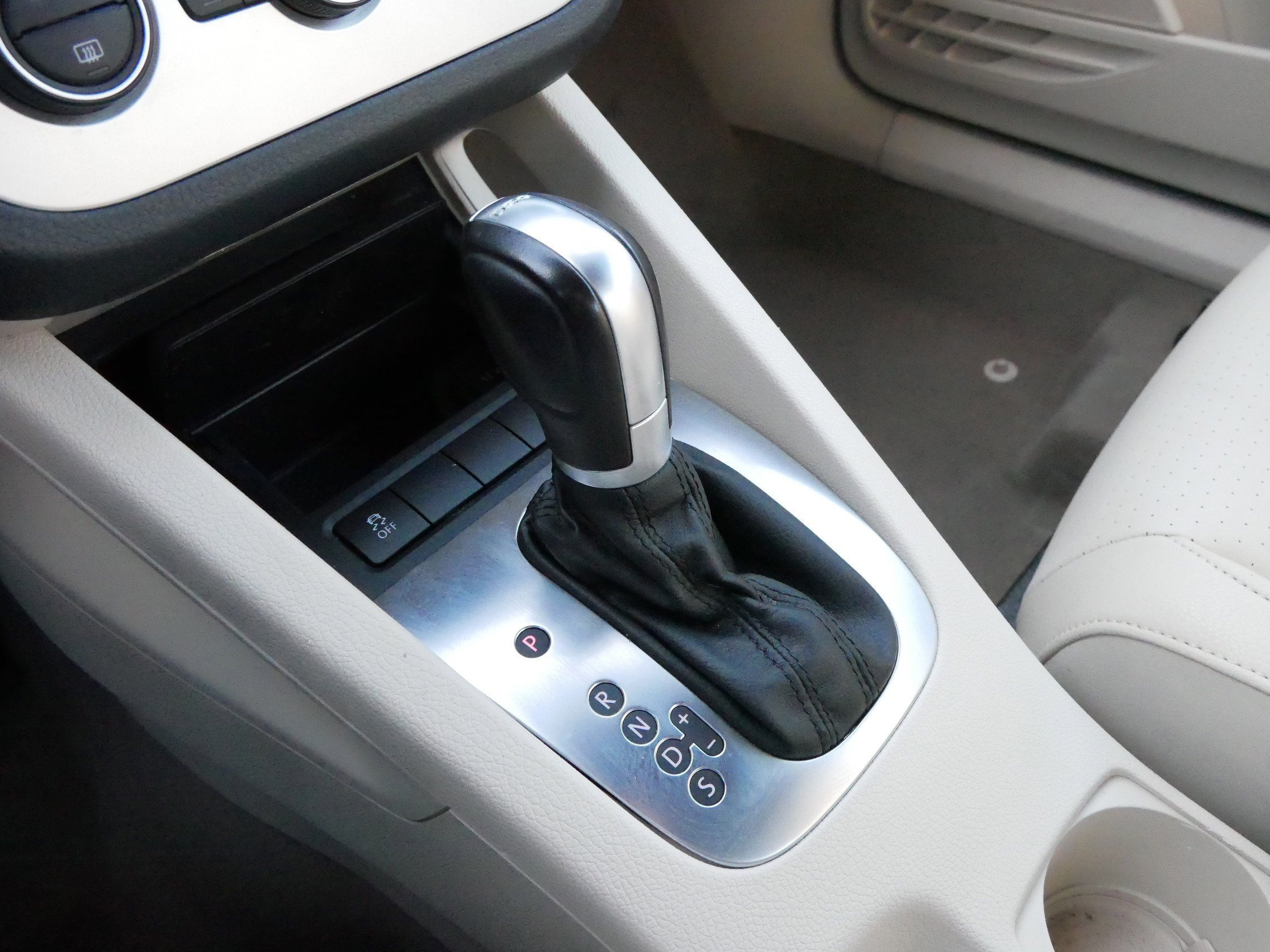 Used 2016 Volkswagen Eos Komfort image 24