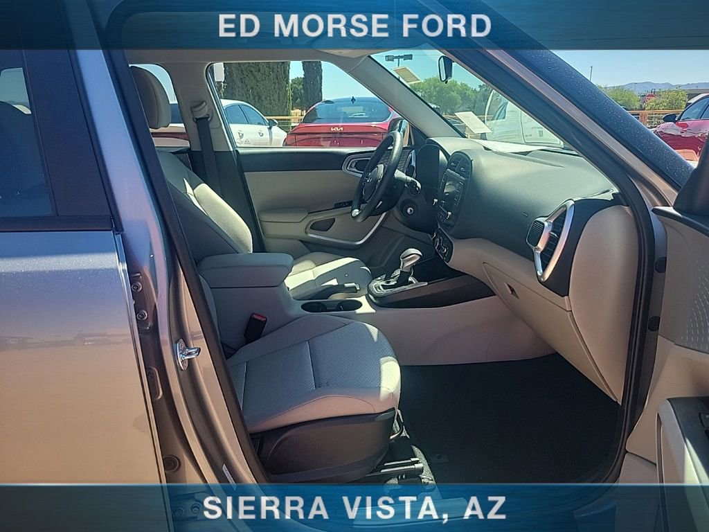 Used 2025 Kia Soul LX FWD image 15