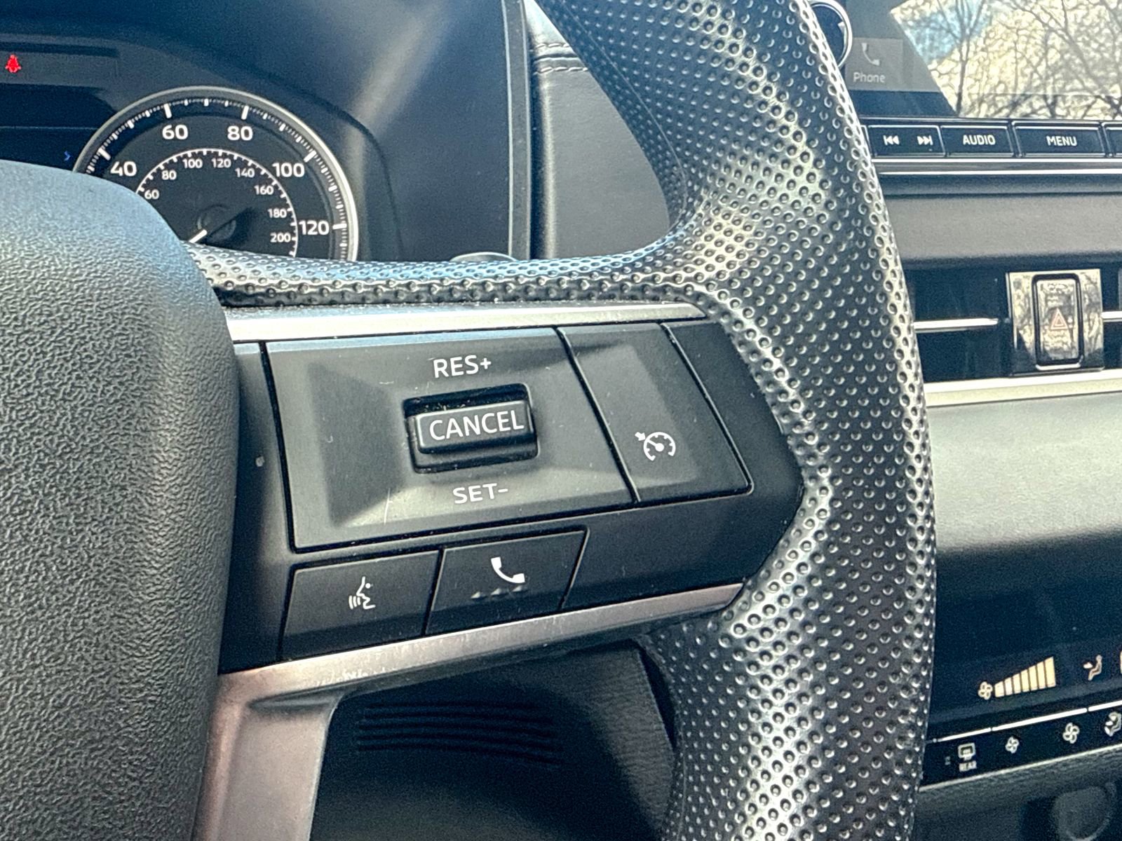 Used 2024 Mitsubishi Outlander ES image 43