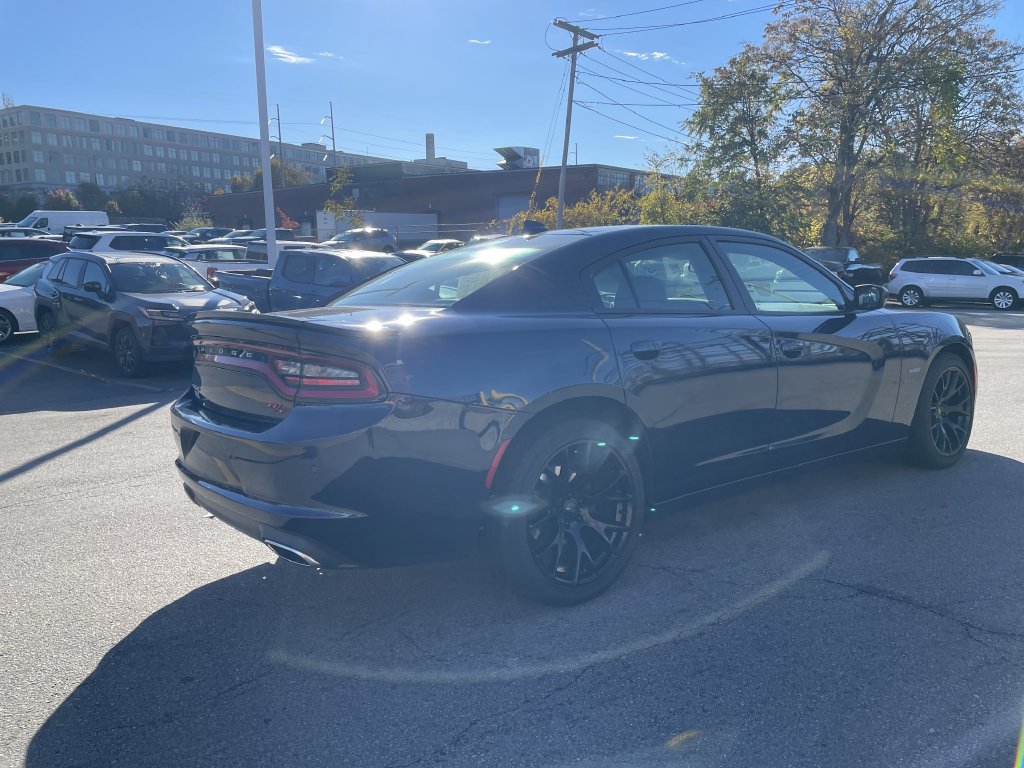 Used 2016 Dodge Charger R/T RWD image 5